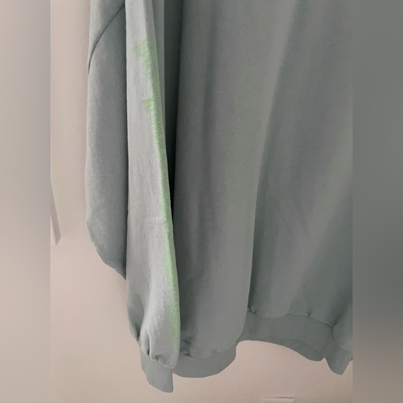 New Levi’s sweatshirt - Picture 5 of 7